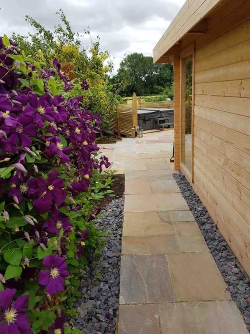 Moors Wood Relaxing ,Tranquil Retreat With Hot Tub Villa Chippenham  Luaran gambar