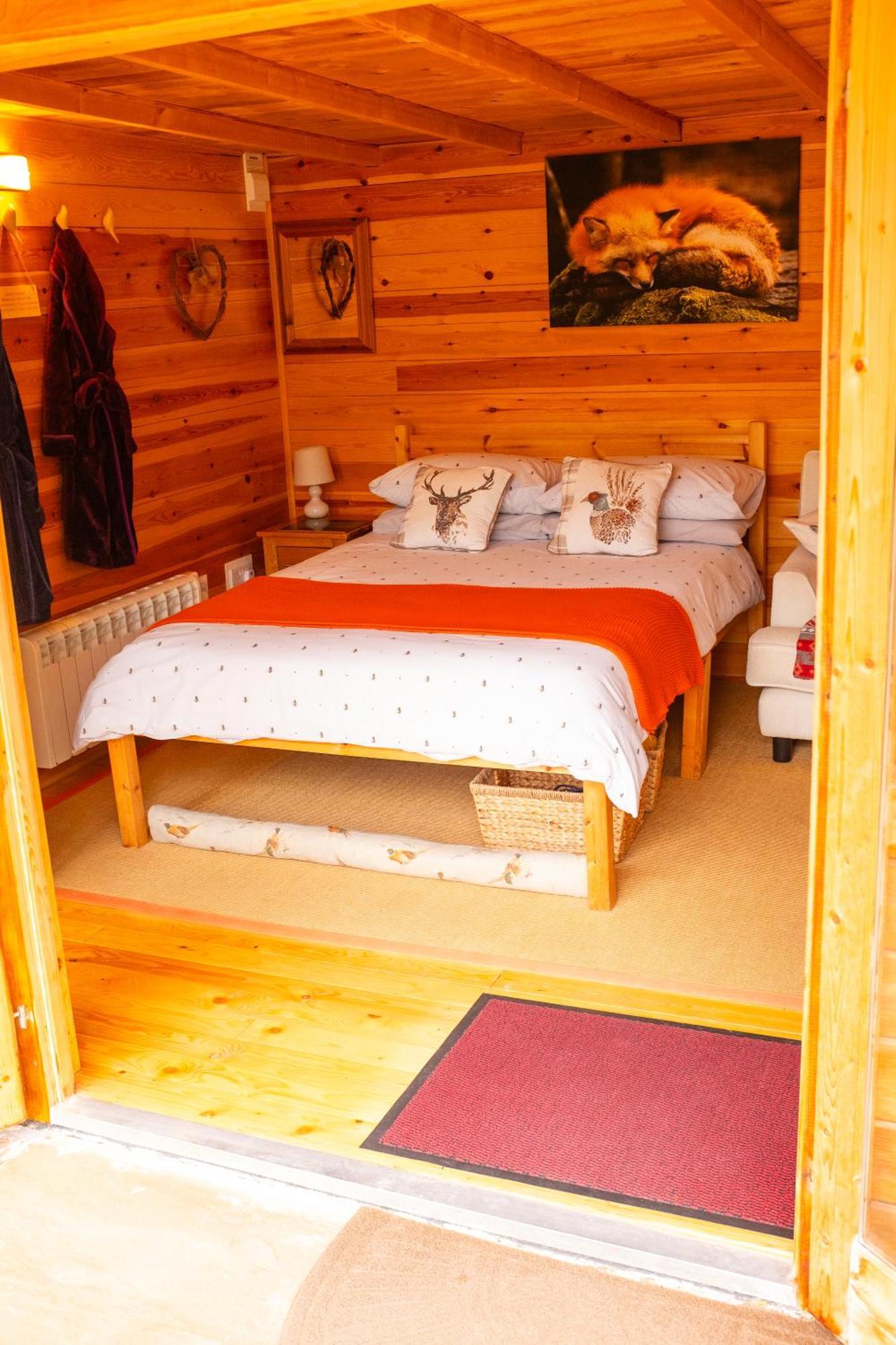 Moors Wood Relaxing ,Tranquil Retreat With Hot Tub Villa Chippenham  Luaran gambar