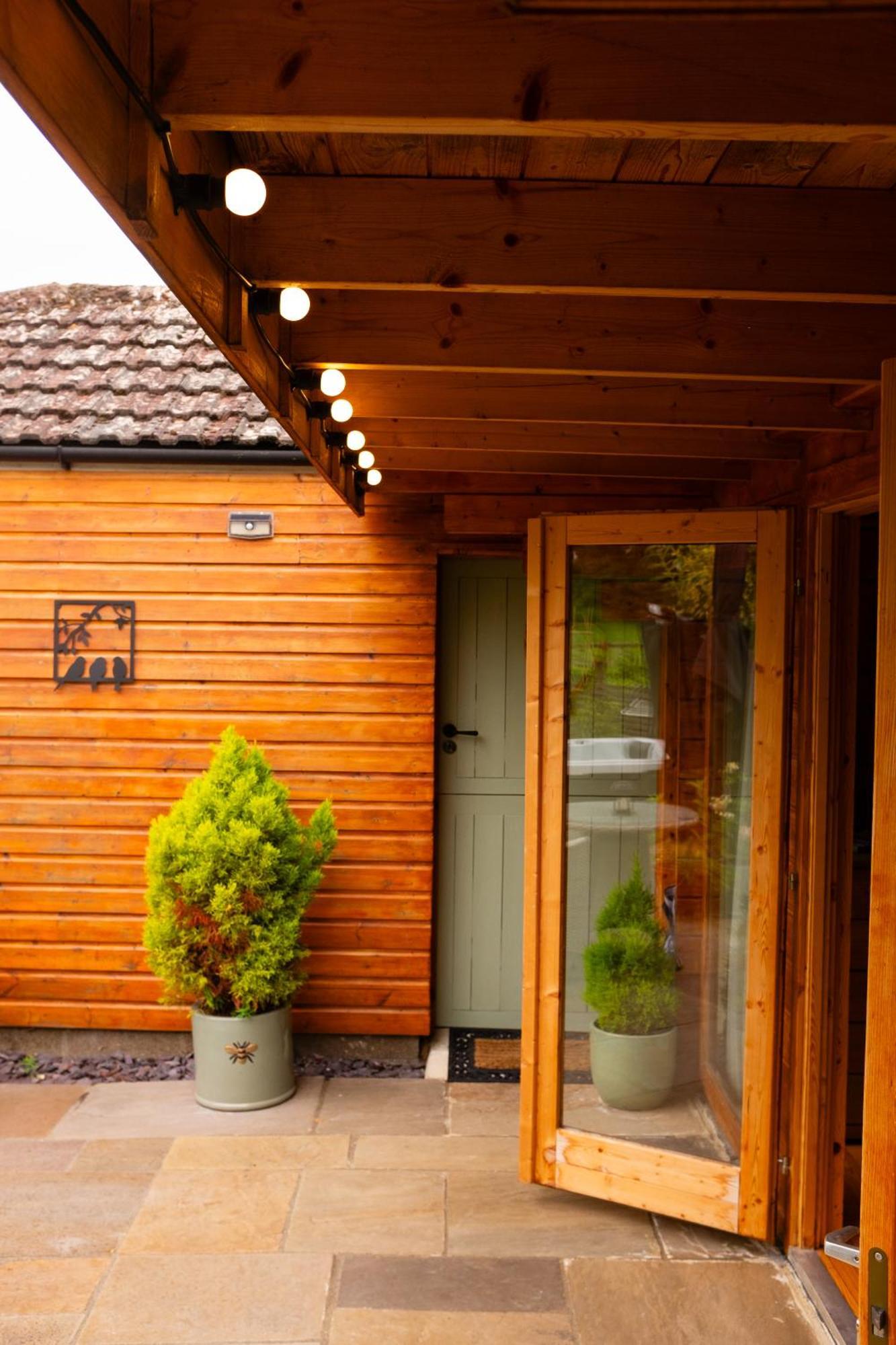 Moors Wood Relaxing ,Tranquil Retreat With Hot Tub Villa Chippenham  Luaran gambar
